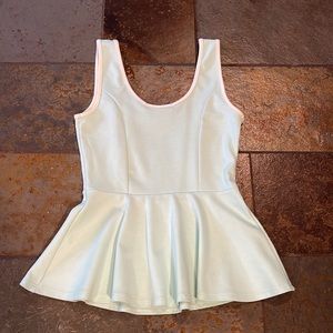 Casual Couture Mint Peplum Blouse - Size Small 🦋